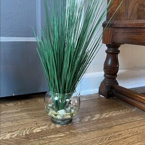Lush Green Faux Grass in Glass Vase